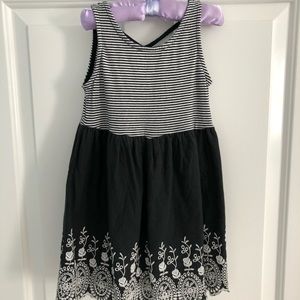 GAP black and white dress with high end details